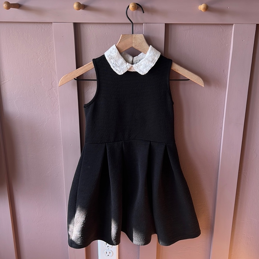 Copper key Peter Pan collar black dress